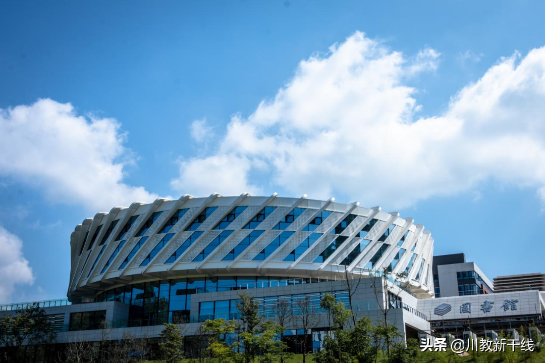 就业升学路皆宽——走进中国第一所通用航空高校天府通航学院