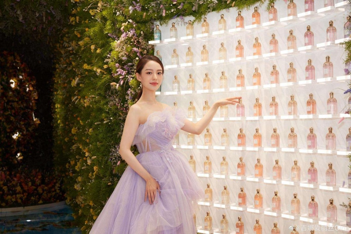 脸和身材判若两人，天使脸魔鬼身材的女明星，有的绝色有的尴尬