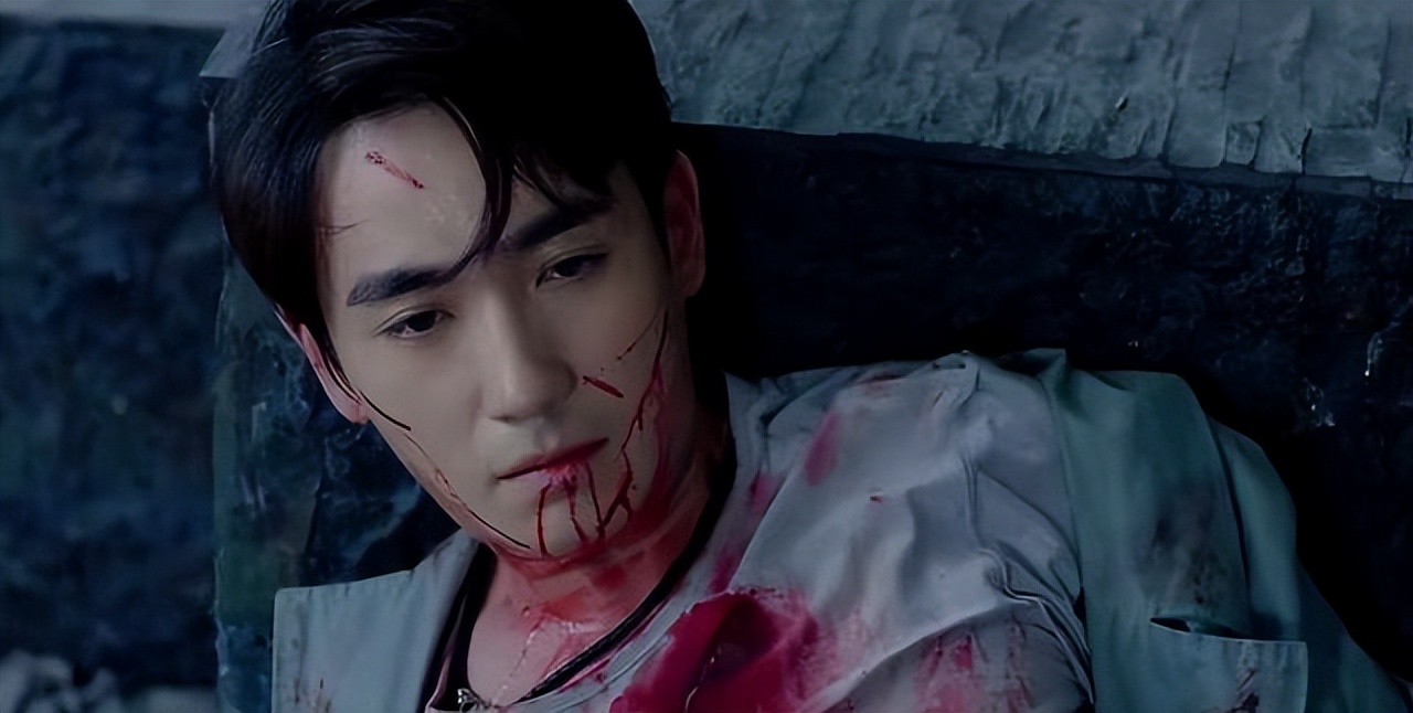 肖战、朱一龙、成毅、任嘉伦、龚俊等男星，谁的战损妆最“假”