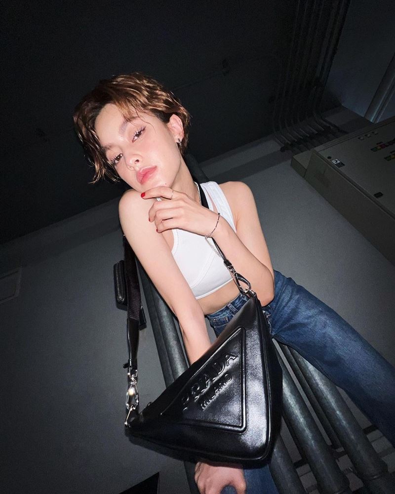 27岁混血女星脑癌未清，又意外发现乳腺癌