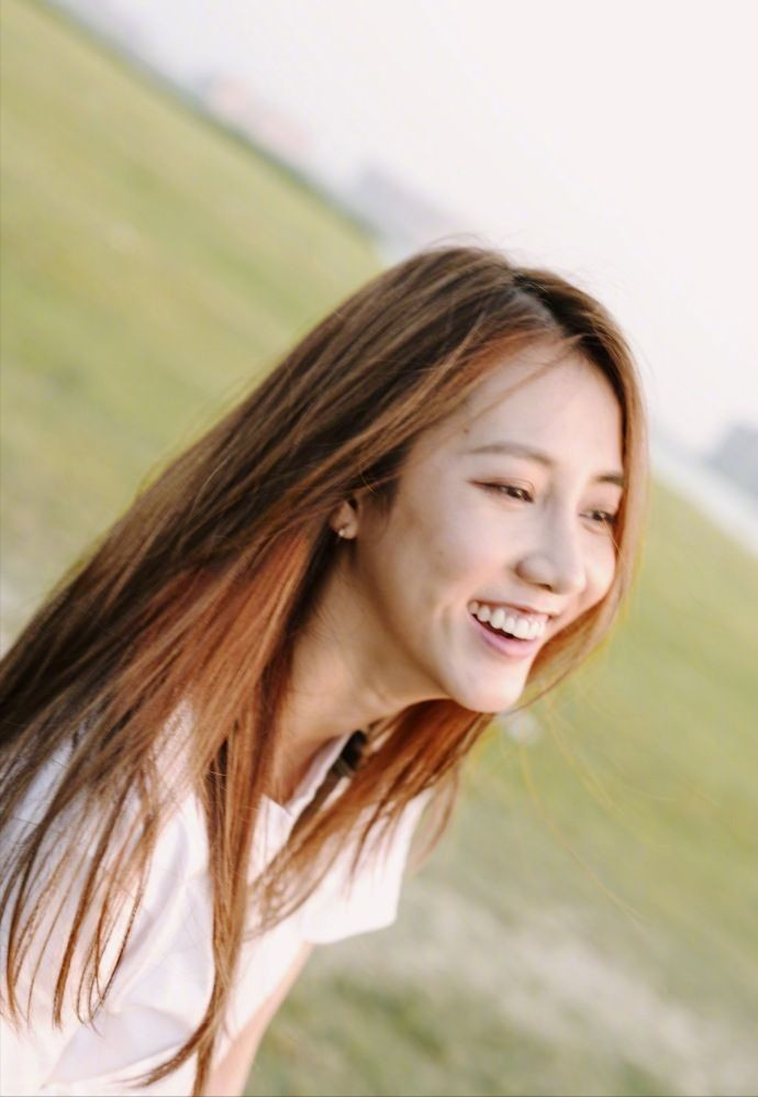 有一种“情商洼地”叫做弦子，19岁出道歌比人红，不会说话是硬伤