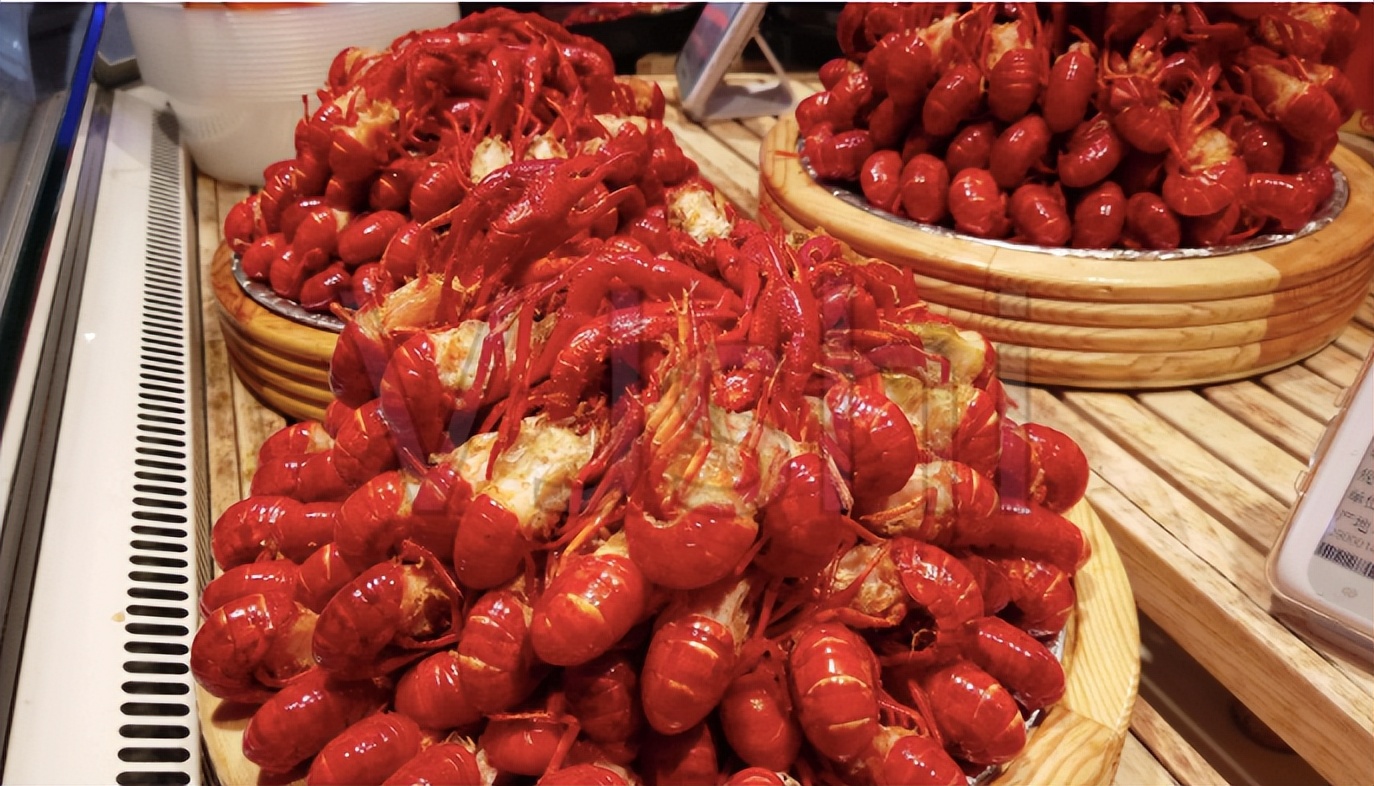 初夏尝鲜 尽情‘ 虾’ 吃”—超市小龙虾营销方案