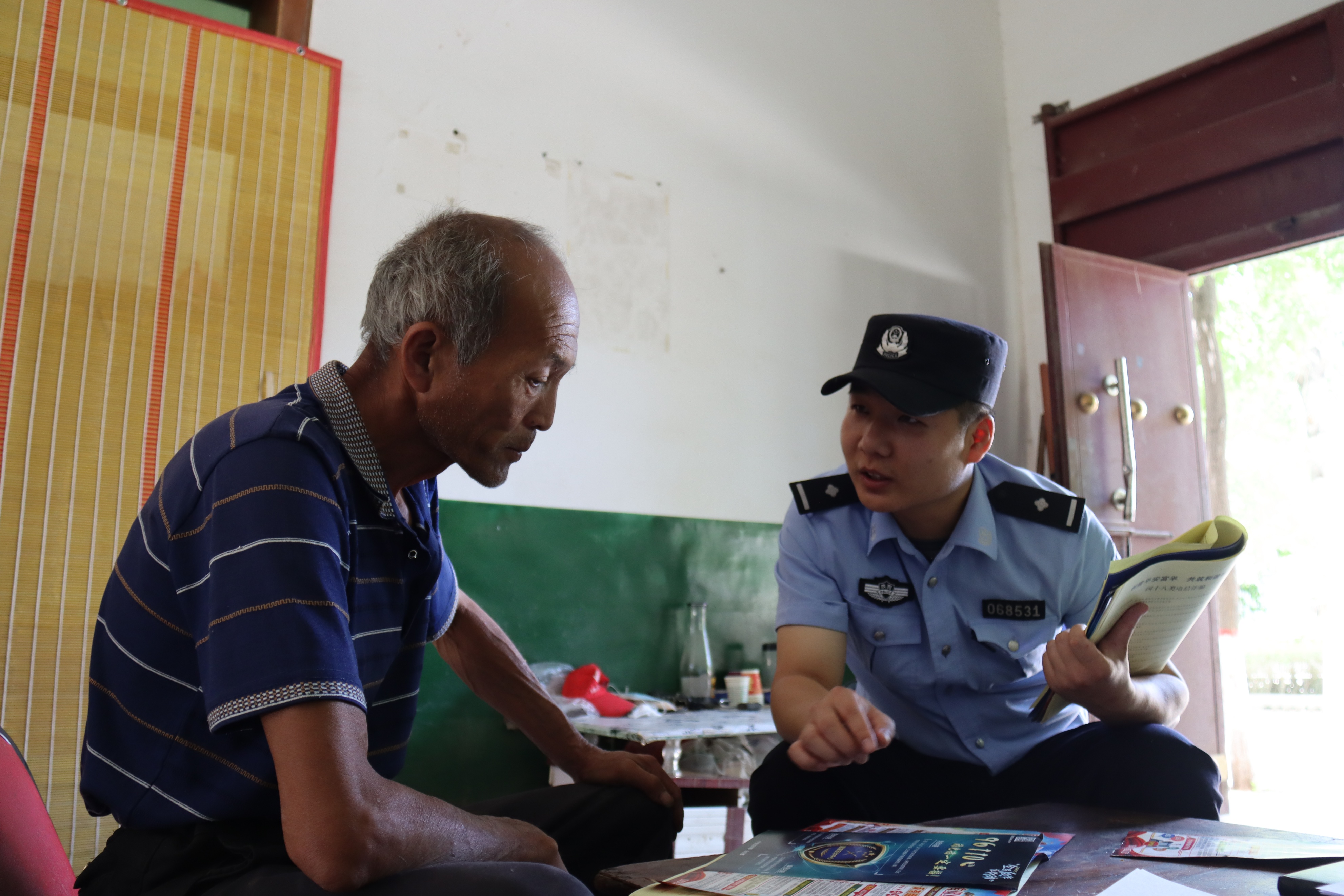 富平莊裡派出所民警駐村群眾安心