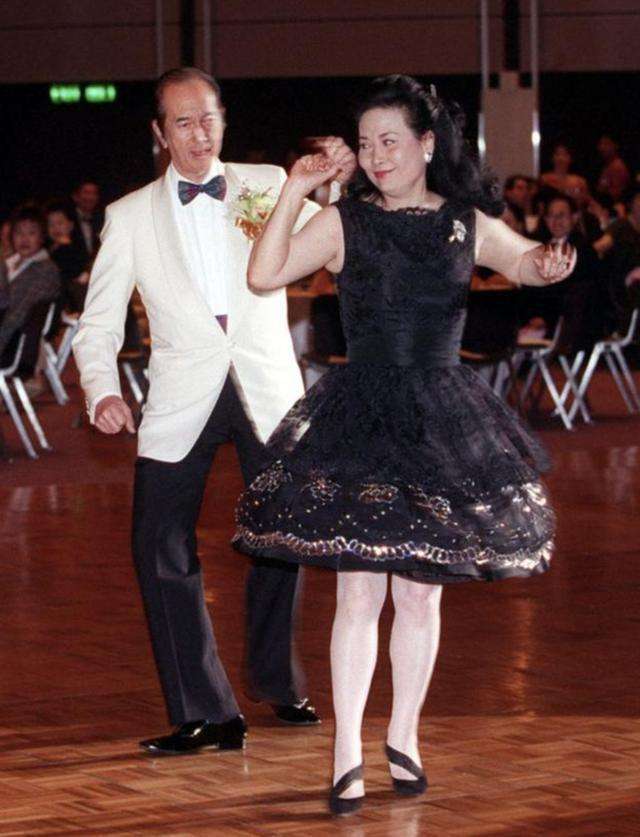 一个月内10位明星相继去世，最年轻的还未结婚，每一个都令人不舍