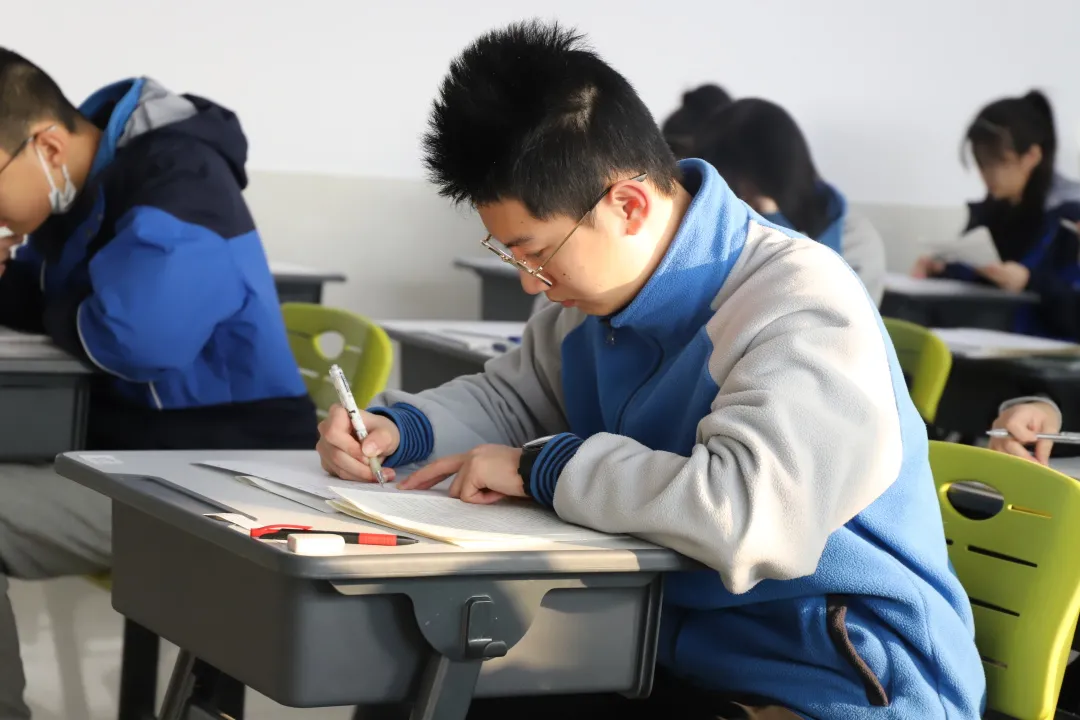 策马扬鞭，只争朝夕 | 恒德学子迎来期末考试