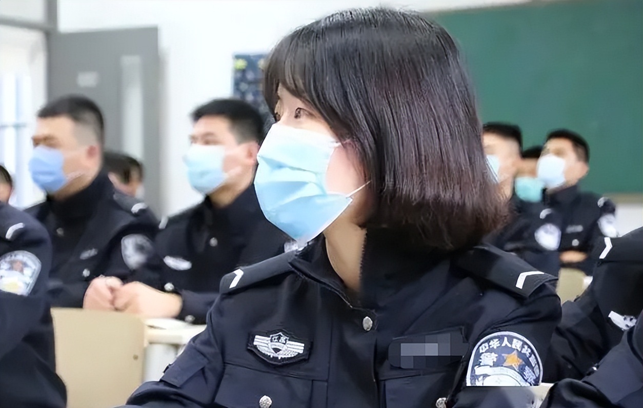 高考分数刚过二本分数线，3个专业可以参考，好就业前景也不差