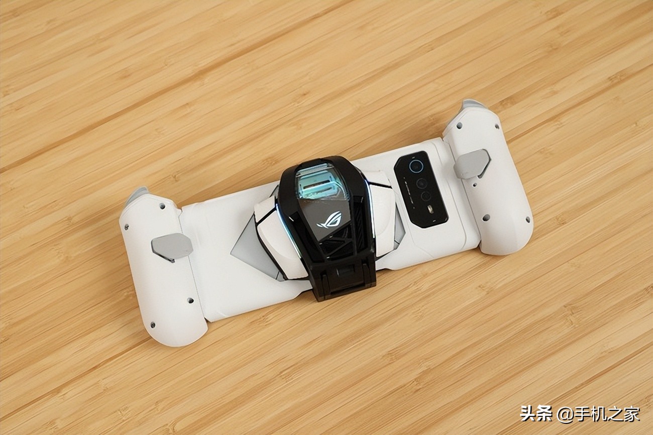 腾讯ROG游戏手机6 Pro体验 虽是腾讯联名 更是原神游戏神机