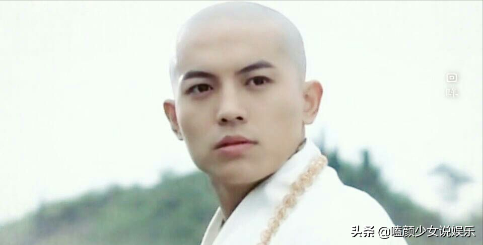 隐藏在古偶里演糟老头的6位男星，年轻20岁，个个都是古装美男