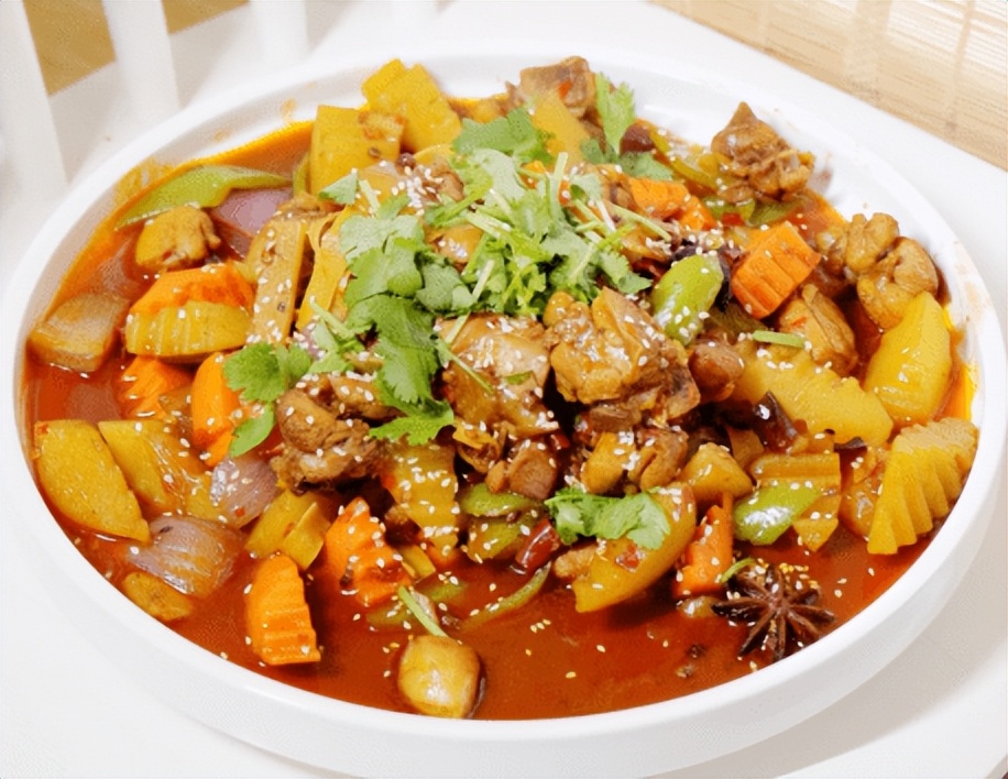 “大盘鸡”加一物，味道一绝，每次吃都会清盘