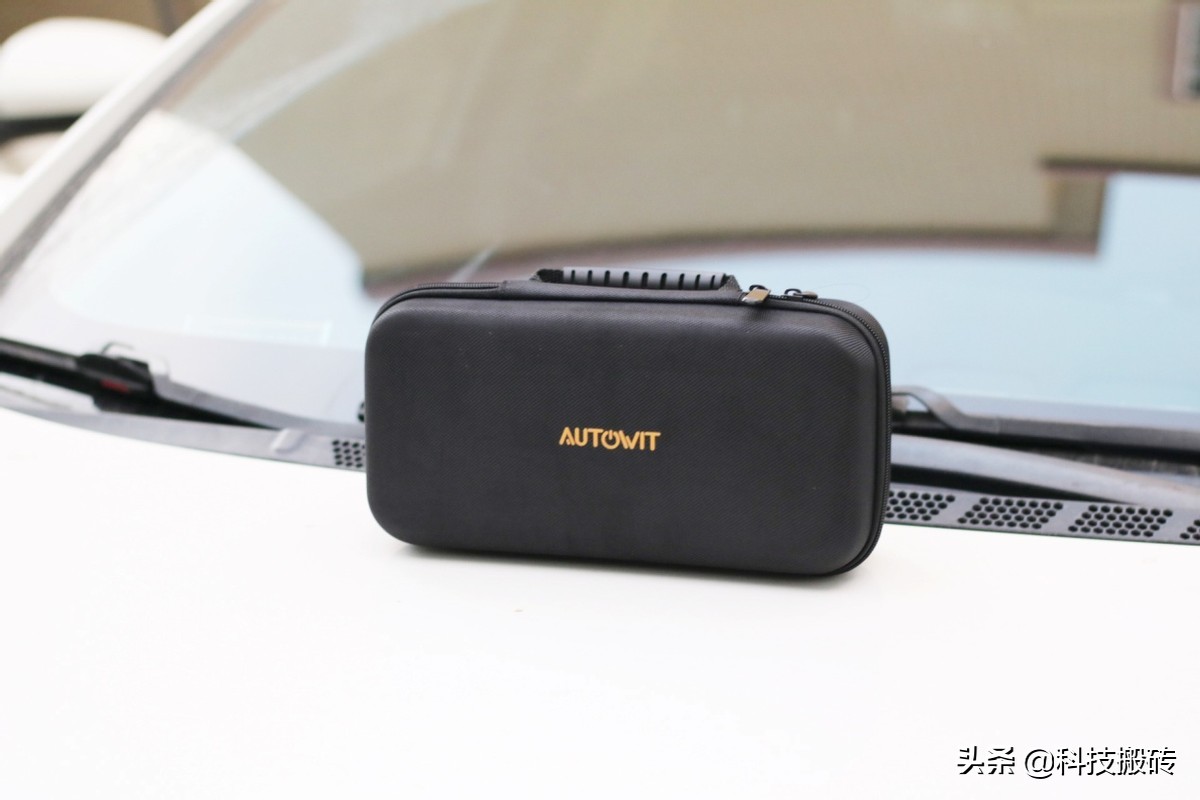 不用充电就能给汽车打火？Autowit超级电容启动电源评测