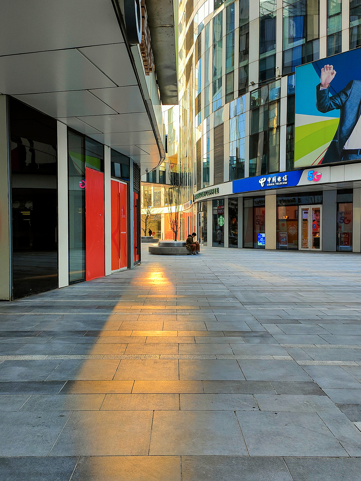 “冒险”投入值不值？OPPO Find X5 Pro首发评测，视频能力是重头戏