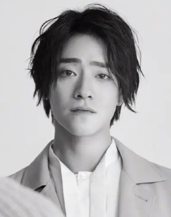 拥有“铜铃大眼”的10位男星，个个都是金刚眼，像开了大眼特效