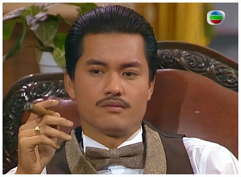 《上海滩》42年过去，演员差距大，男二66像36岁，2位老戏骨离世