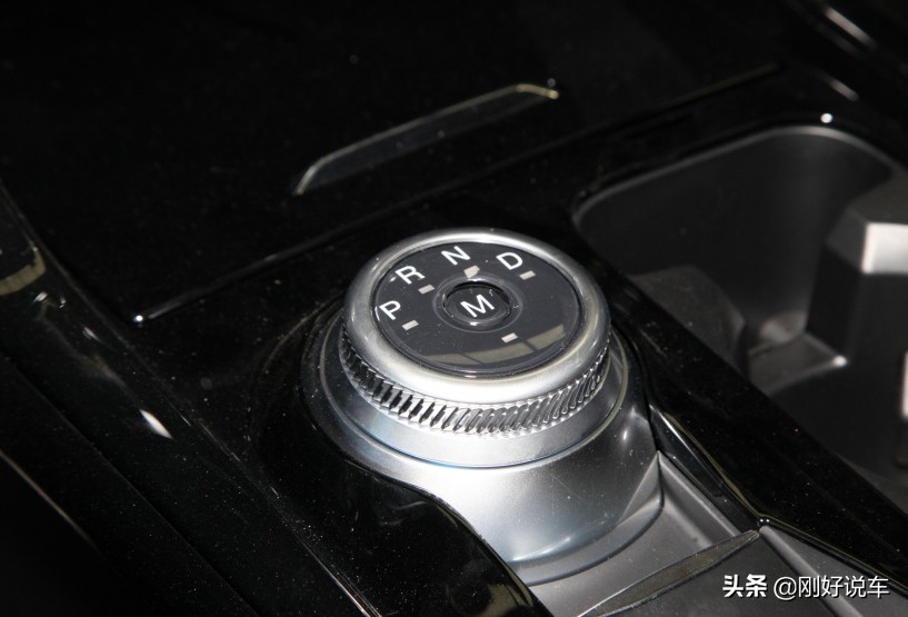 从平台、发动机和变速箱的角度分析，探险者和途昂谁更值得买？
