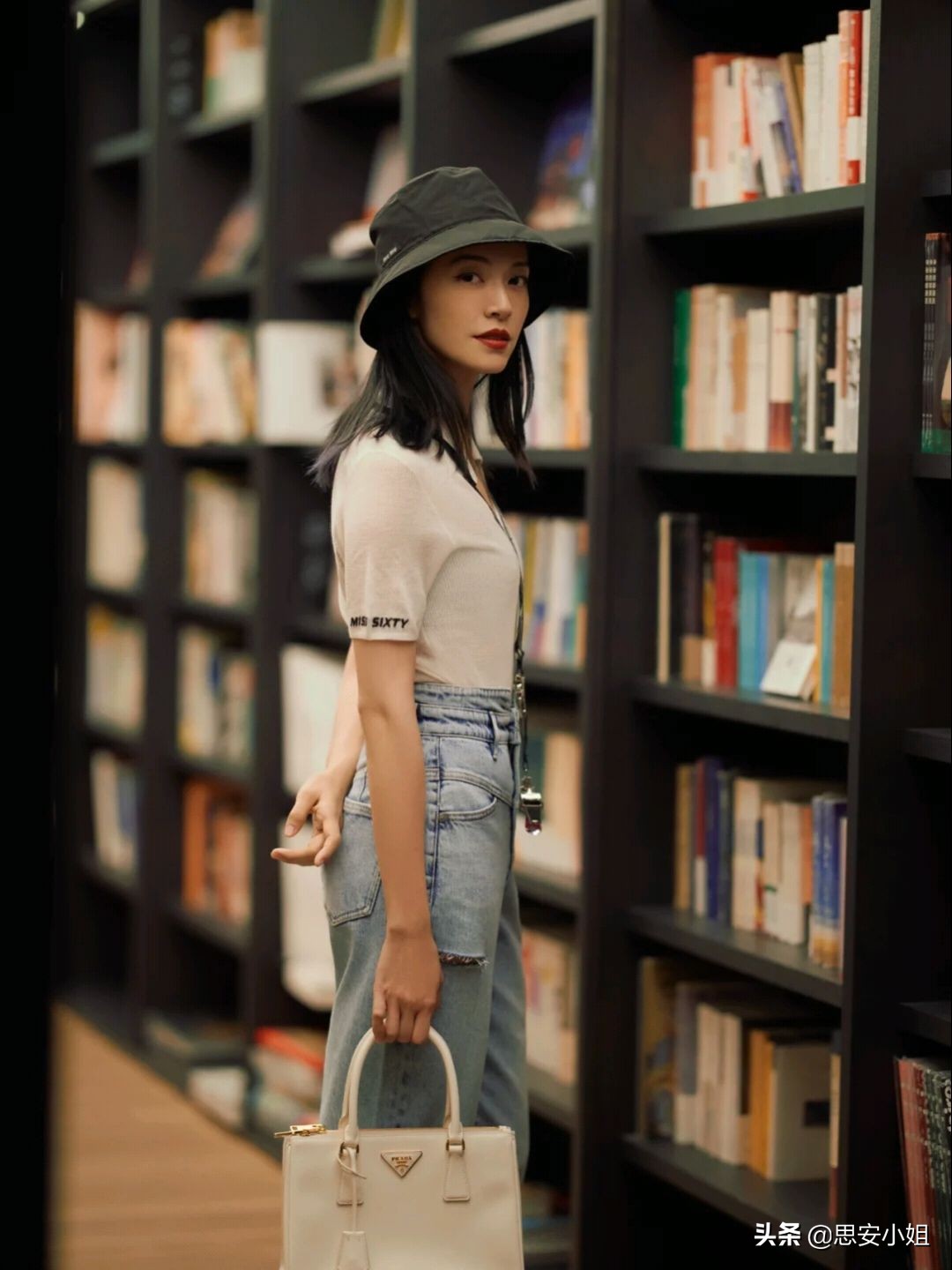 姚晨不愧是气质女神，夏日穿搭真高级，翠萍是我对她最大的误解