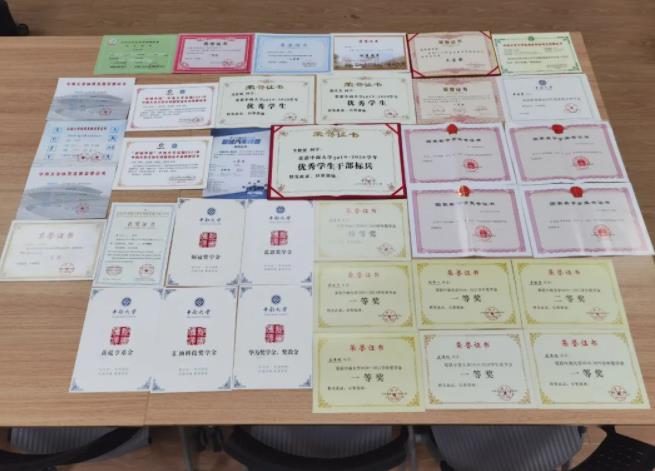 中南大学现“神仙男寝”，宿舍全员一起直博，四年奖学金累积20万