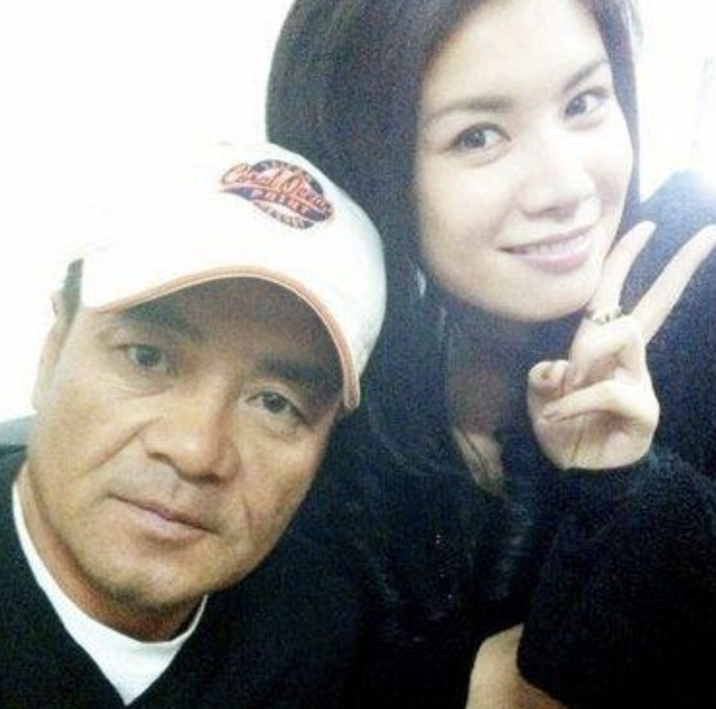 “痴情汉”尤勇智：扇班主任嘴巴，遭许晴抛弃，余生不负妻子沈蓉