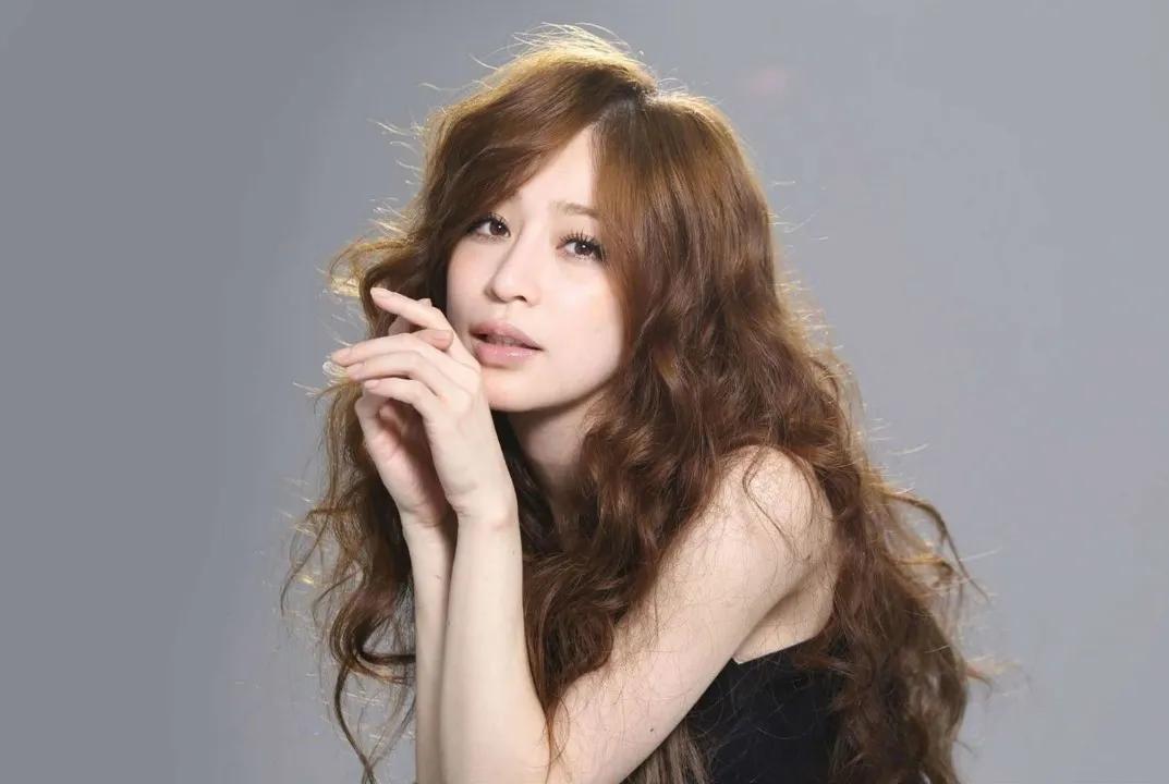 《乘风破浪》第三季二公播出，王心凌《山海》获得总舞台第一名