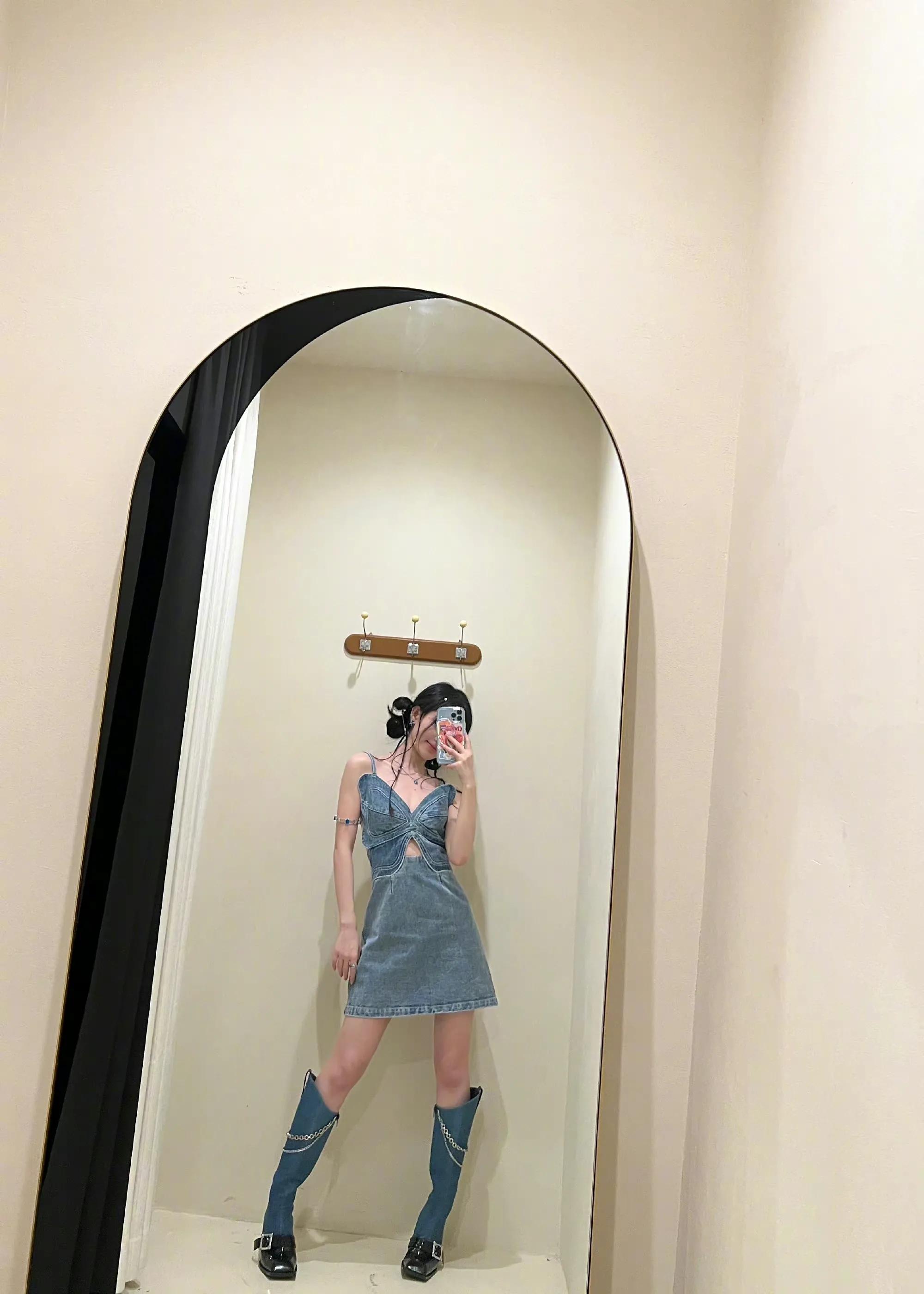 鞠婧祎轻中古质感大片