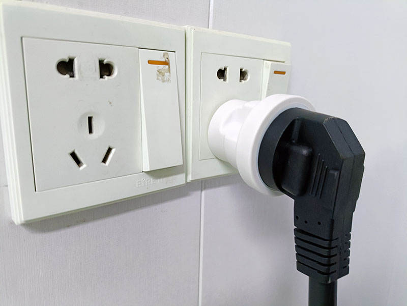 電動汽車電量焦慮？使用奧?？瞥潆姌尪〞r充電兼容所有電動汽車