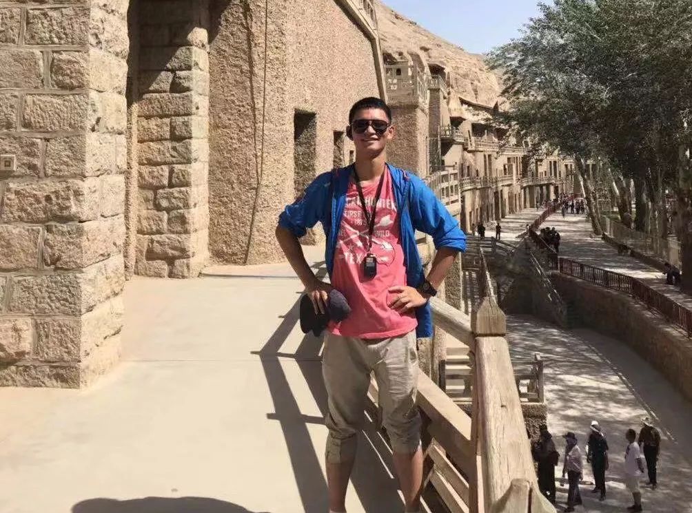 “励志考生”王恒杰：高考结束跪谢母亲，635分为何放弃985名校？