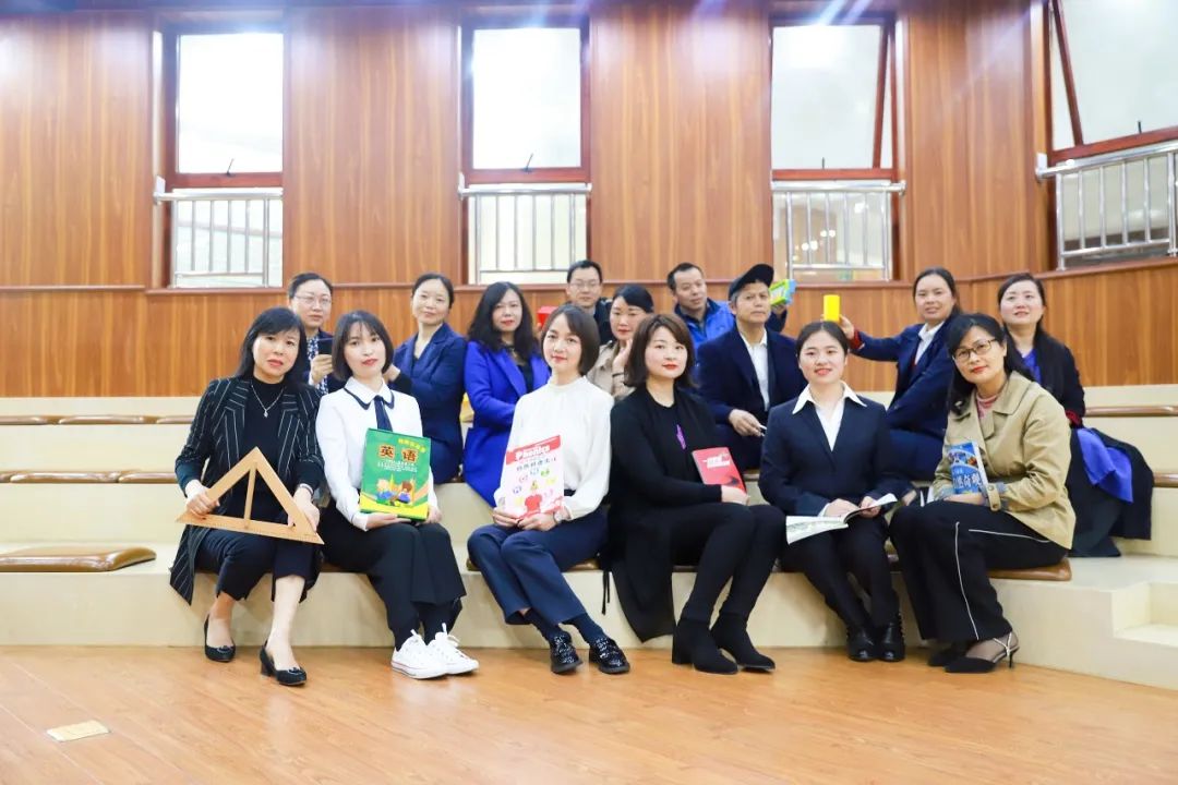 热烈祝贺华阳实验小学被评为“教师和校（园）长发展基地校”