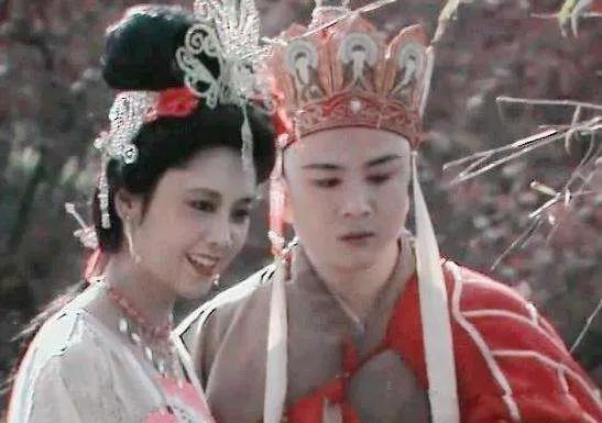 同曲异词：评《西游记》插曲之词作