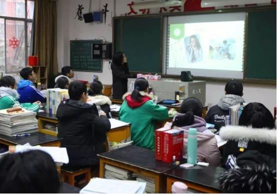 高考成绩不高，学生读专科还是复读，过来人亲身经历告诉你答案