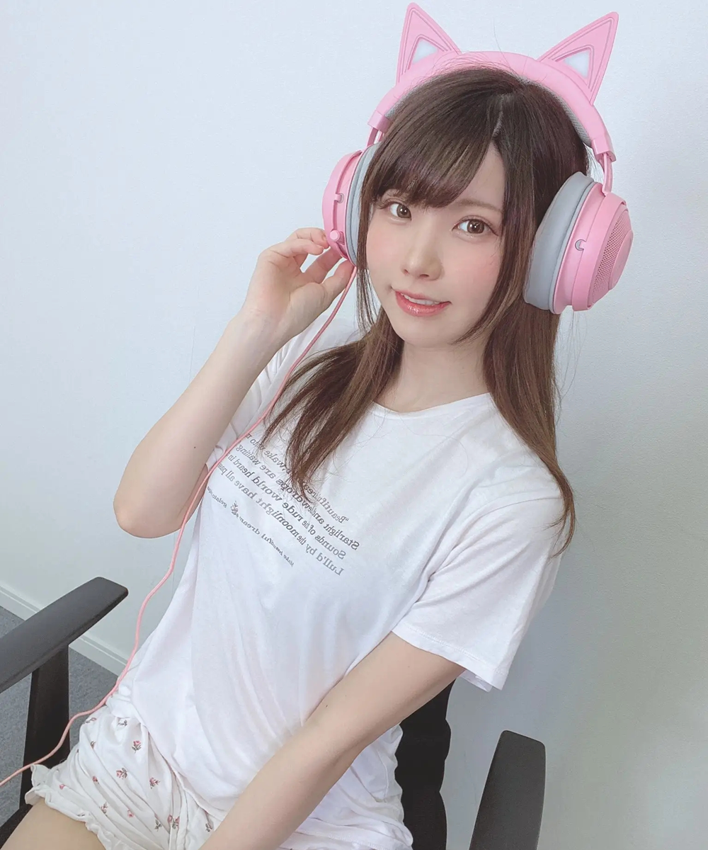 日本最强Cosplayer「えなこ」到底有多强？几分钟带你了解下！-哪边嗨
