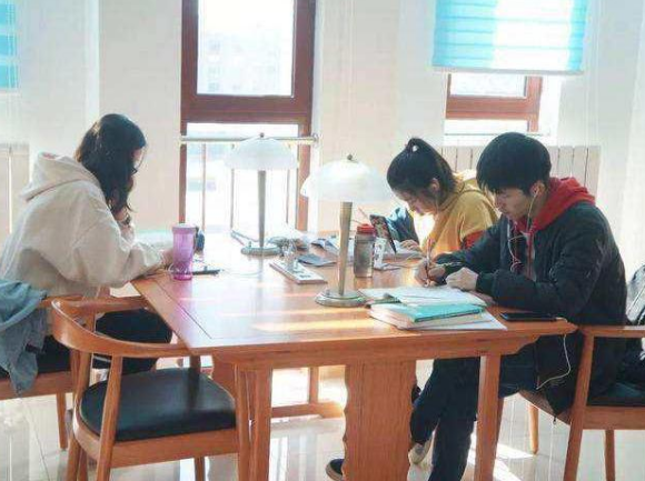 多省市高校迎来消息，放假安排又有调整，元旦后开始“线上教学”