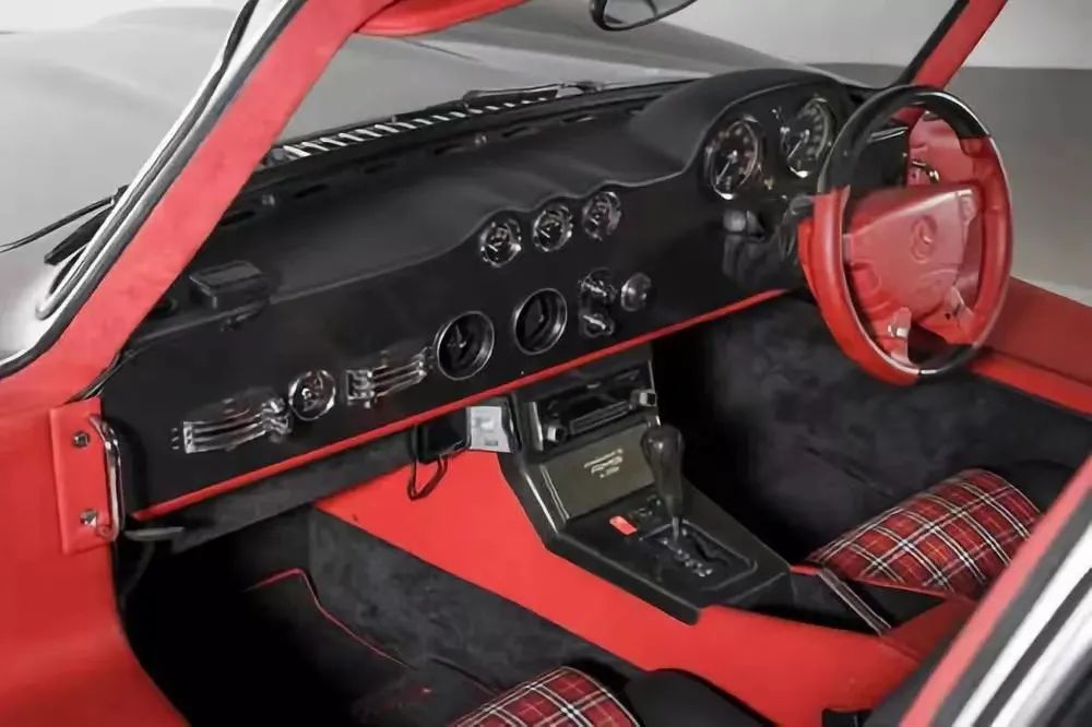 不能飞要翅膀干嘛，电影里这台车真的飞了