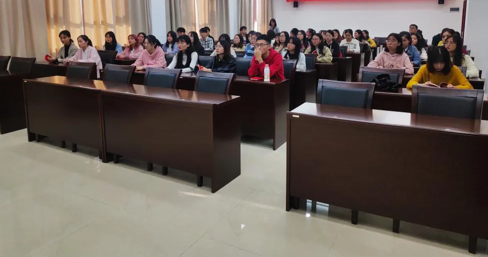 大学生入党难以把握，是辅导员负责还是党支书？学生早了解早准备