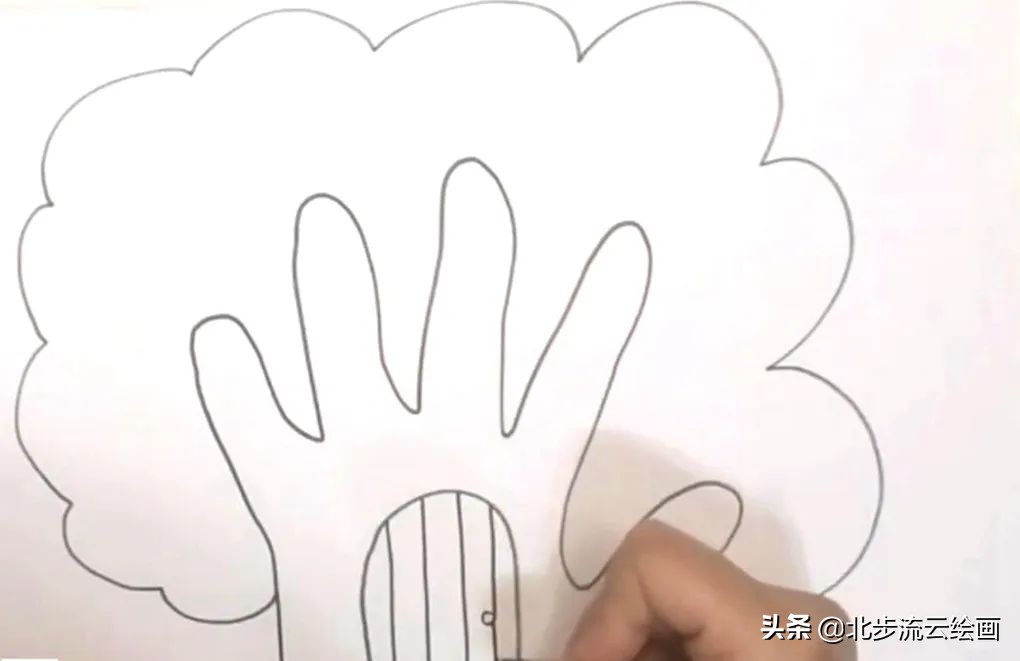用手掌形状画出大树房子,让孩子轻松掌握绘画技巧和培养兴趣爱好