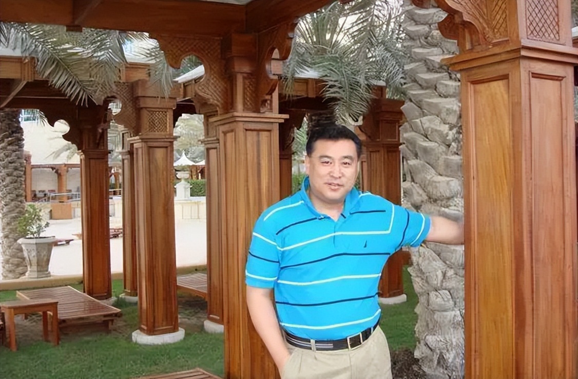 清华大学幼儿园园长之子，央视主持32年0失误，为何61岁依旧单身