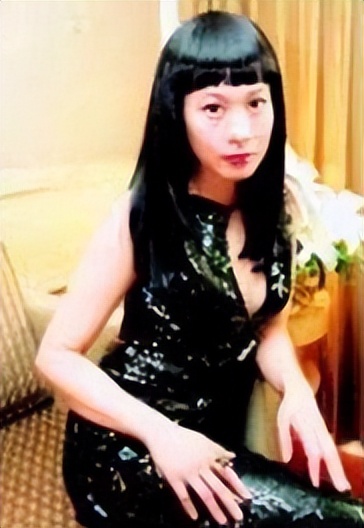 明明是美女，但为演戏都豁出去了！这10个女星的造型，个个辣眼睛