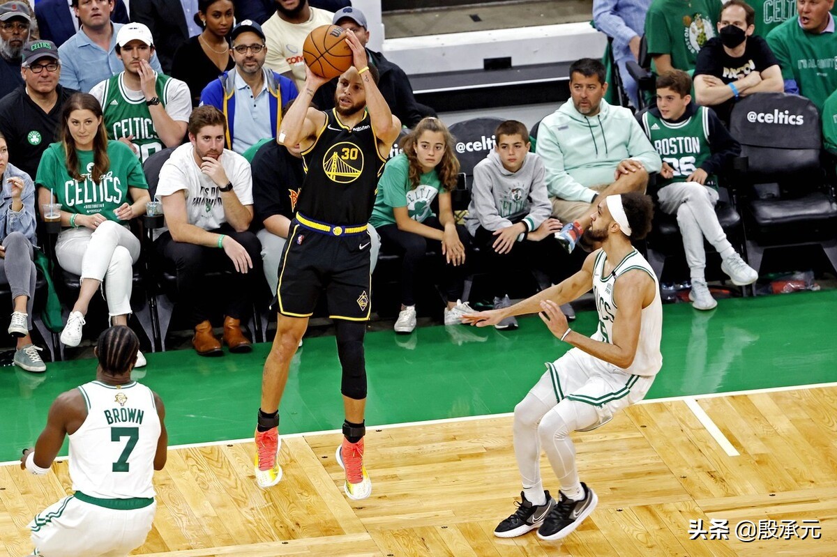 nba为什么投球那么准(库里NBA生涯总决赛第四节到底准不准？命中率比邓肯还要高)