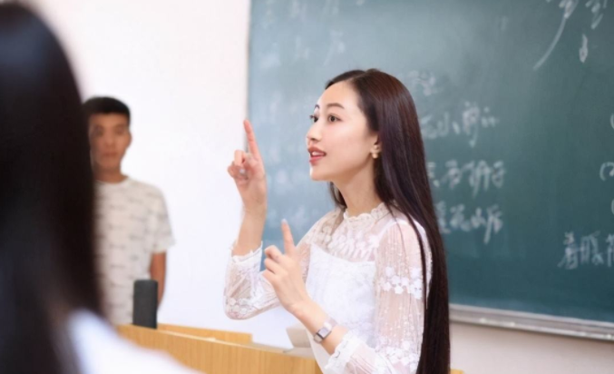 “教师薪资不低于公务员水平”后，公务员却感到委屈，表示不公平