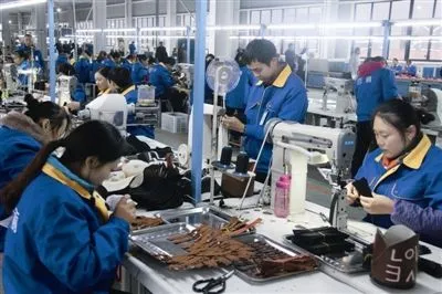 昔日鞋王,“卖身”当网红!关店之后,这次连工厂都保不住了