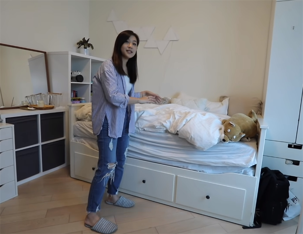一对香港26岁小夫妻，住进19㎡双阳台“纳米楼”，蜗居真的太逼仄