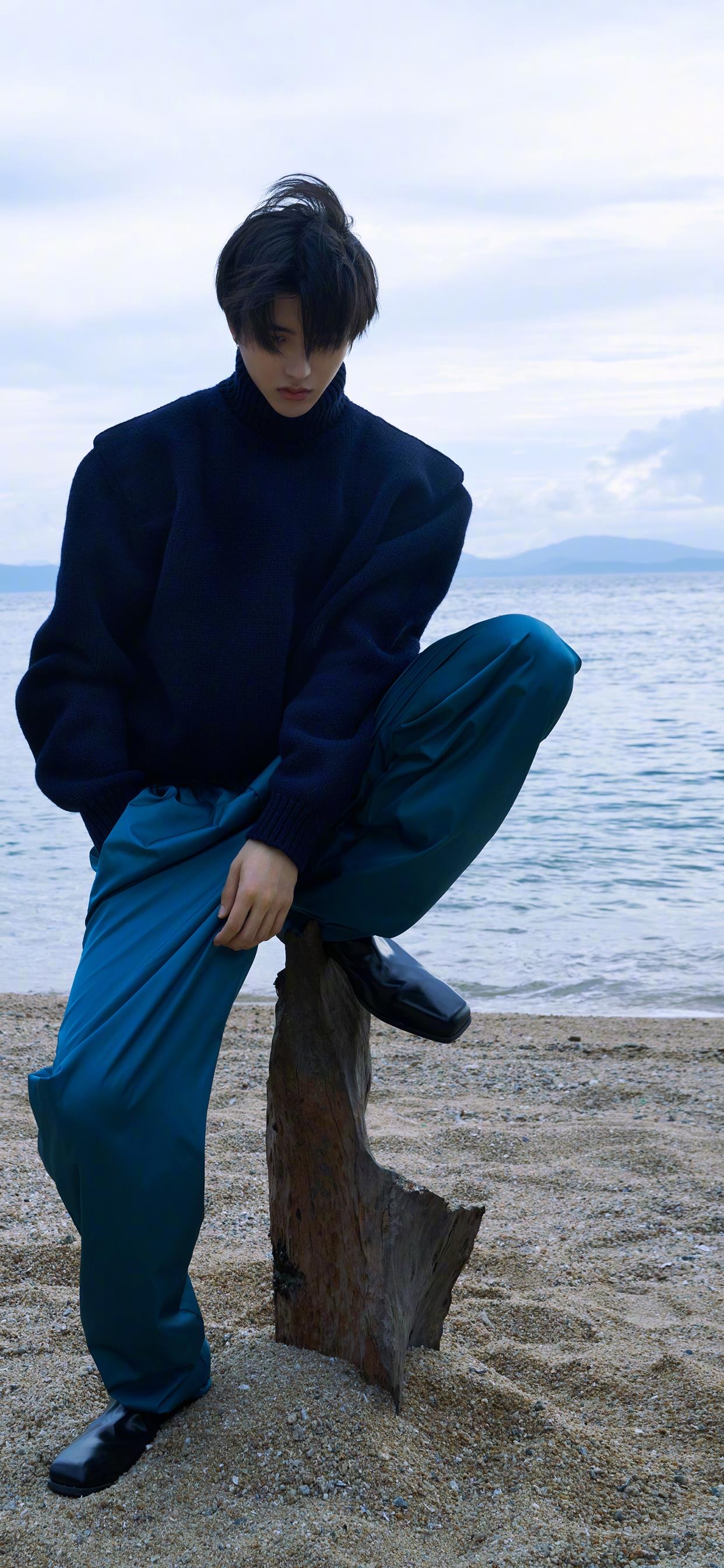 蔡徐坤壁纸｜海边独特魅力