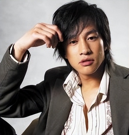 “龙须刘海”不要轻易尝试！有人仙气十足，有人酷似蟑螂精