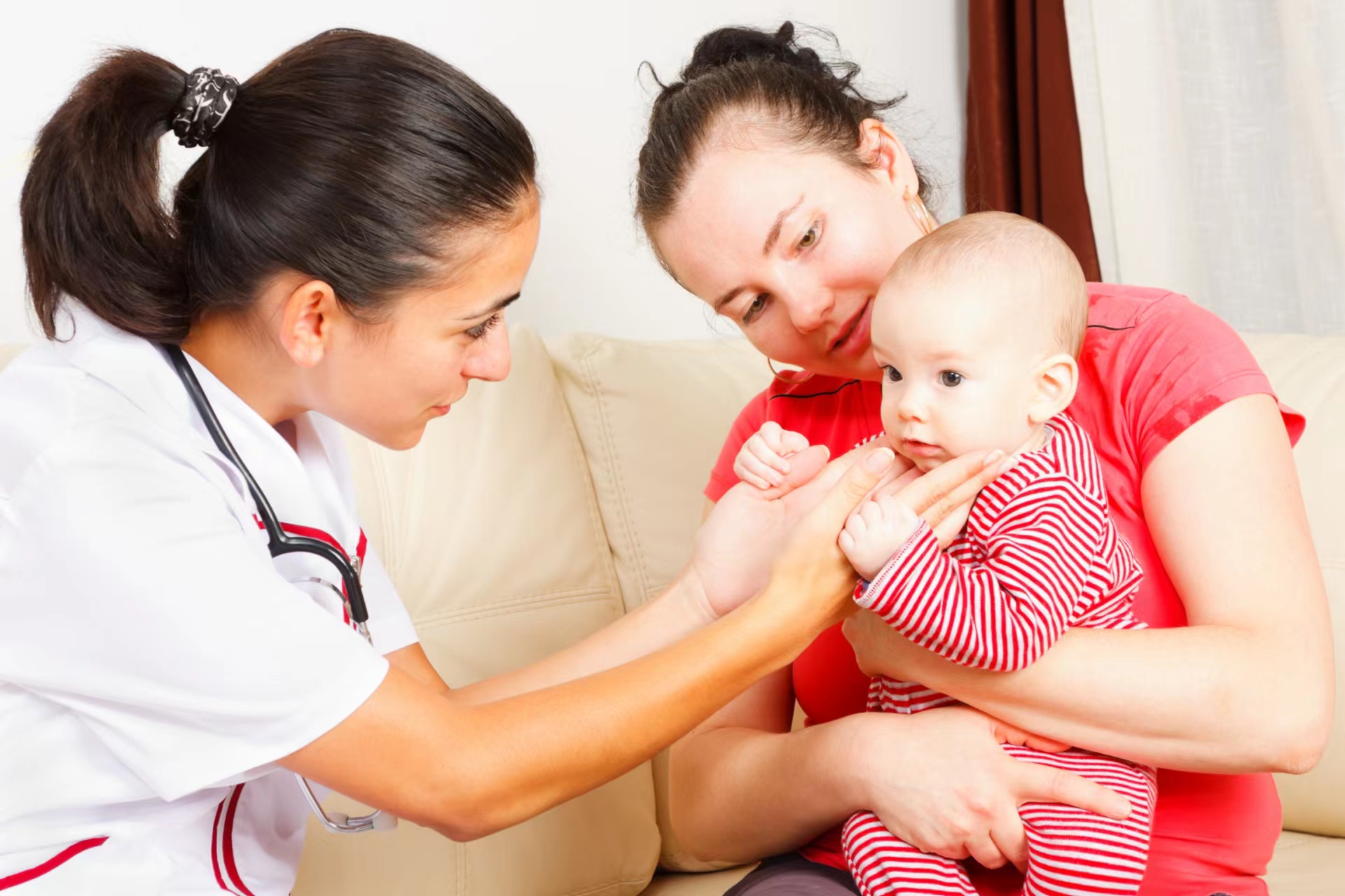 Pneumonia no bebê: sintomas e como deve ser o tratamento - Tua Saúde