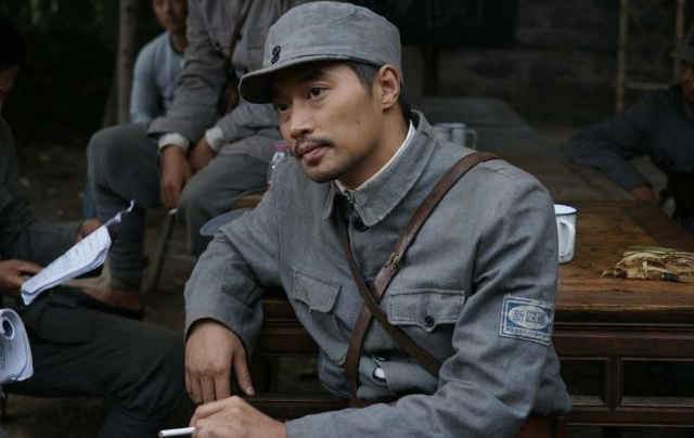 今晚开播！又一犯罪悬疑剧空降，两位老戏骨加盟，演员阵容不错