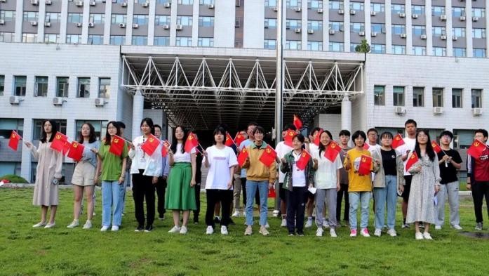 学霸扎堆！主动参军入伍，奖项拿到手软，北京“神仙班级”纷纷涌现！