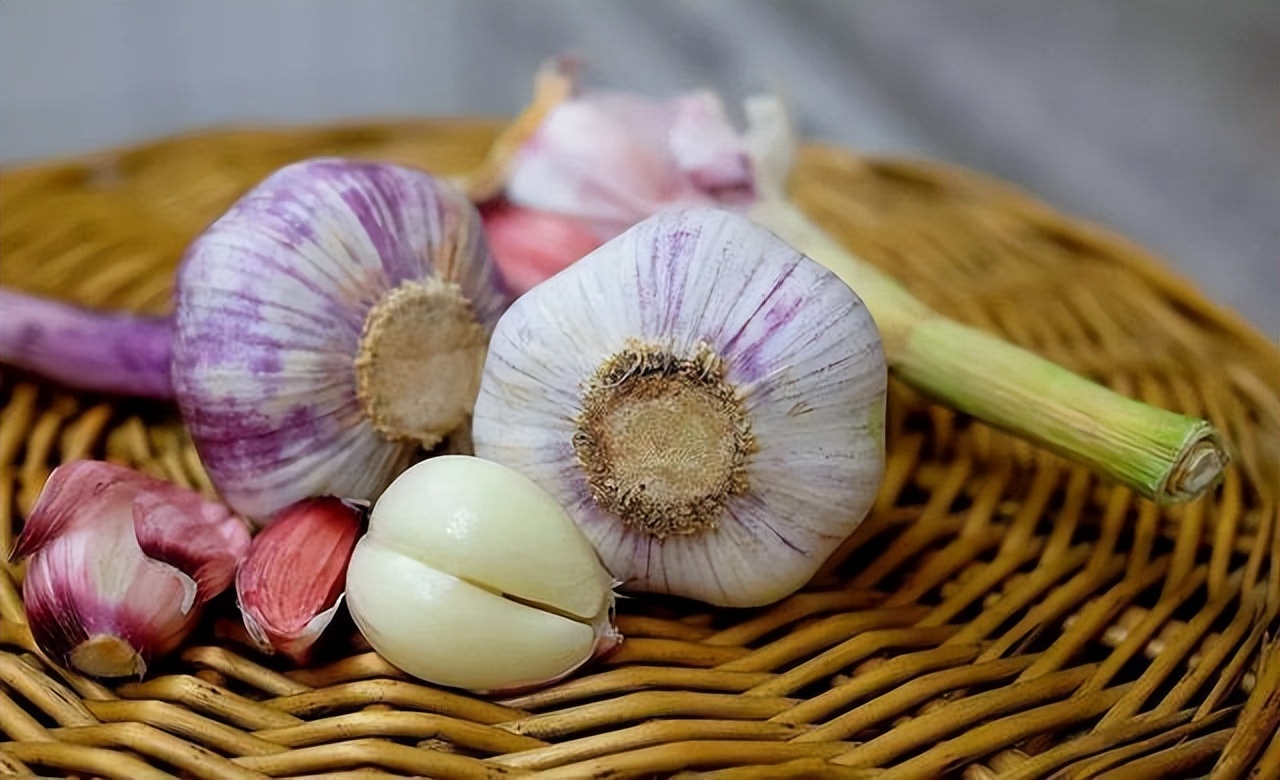 经常吃大蒜的人，或许会收获这8个好处，建议了解一下