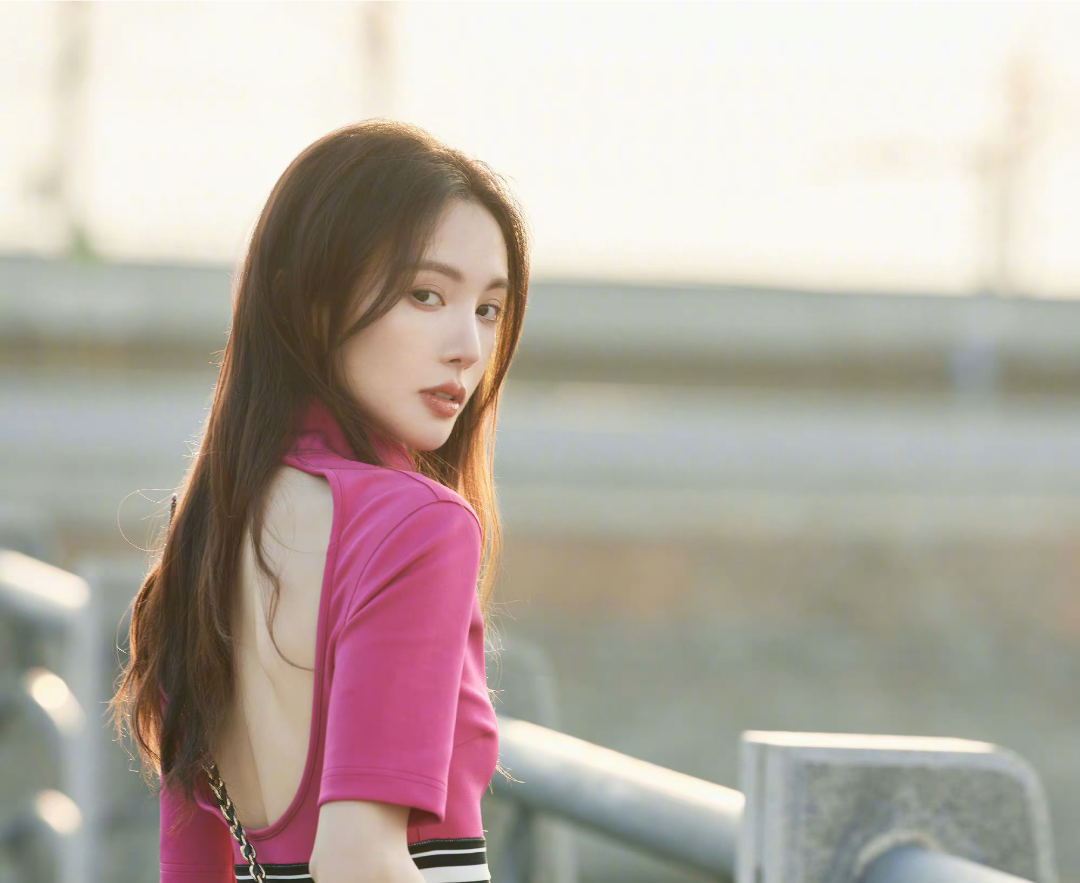 金晨,竟是"暗恋文学"女主?喜欢一个人,就让他一辈子都不知道