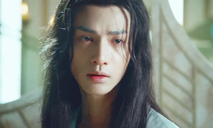 惨男神,那么罗云熙在《香蜜沉沉烬如霜》中饰演的夜神润玉不得不提