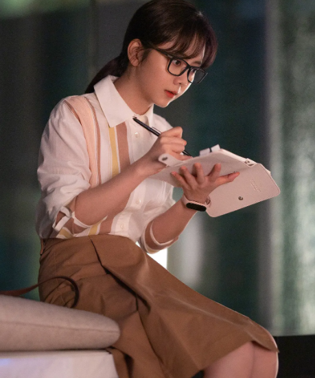 26岁演少女出名，31岁演大学生被认可，谭松韵的少女感为何这么强