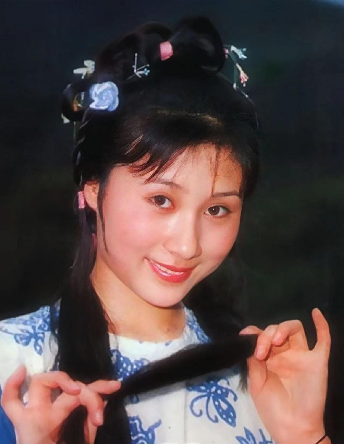 《少林寺》走红后，李连杰成了功夫巨星，牧羊女丁岚去哪里了？