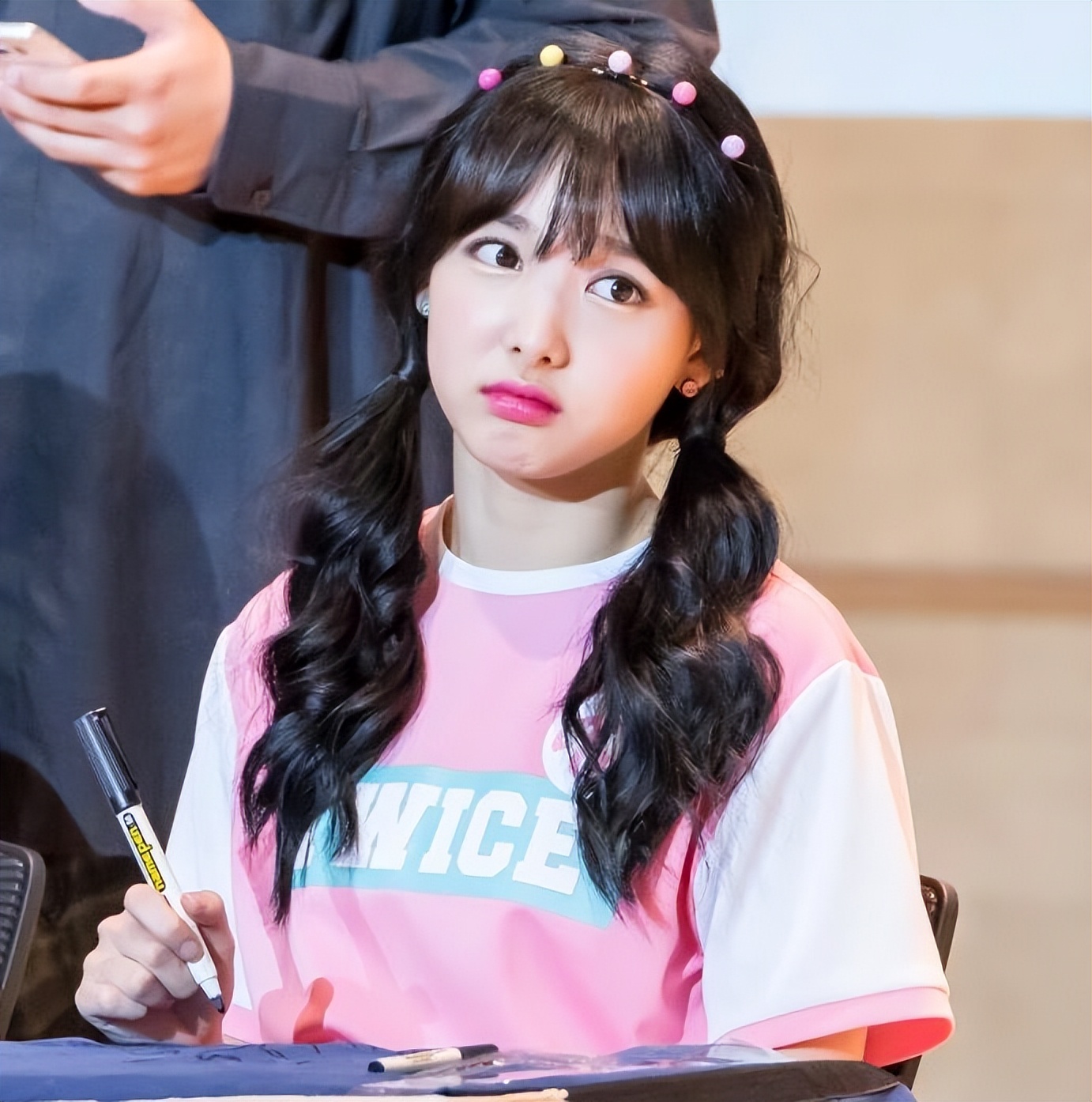 曾因金希澈一句话陷风波,后solo出道,她靠什么艳压twice队友?